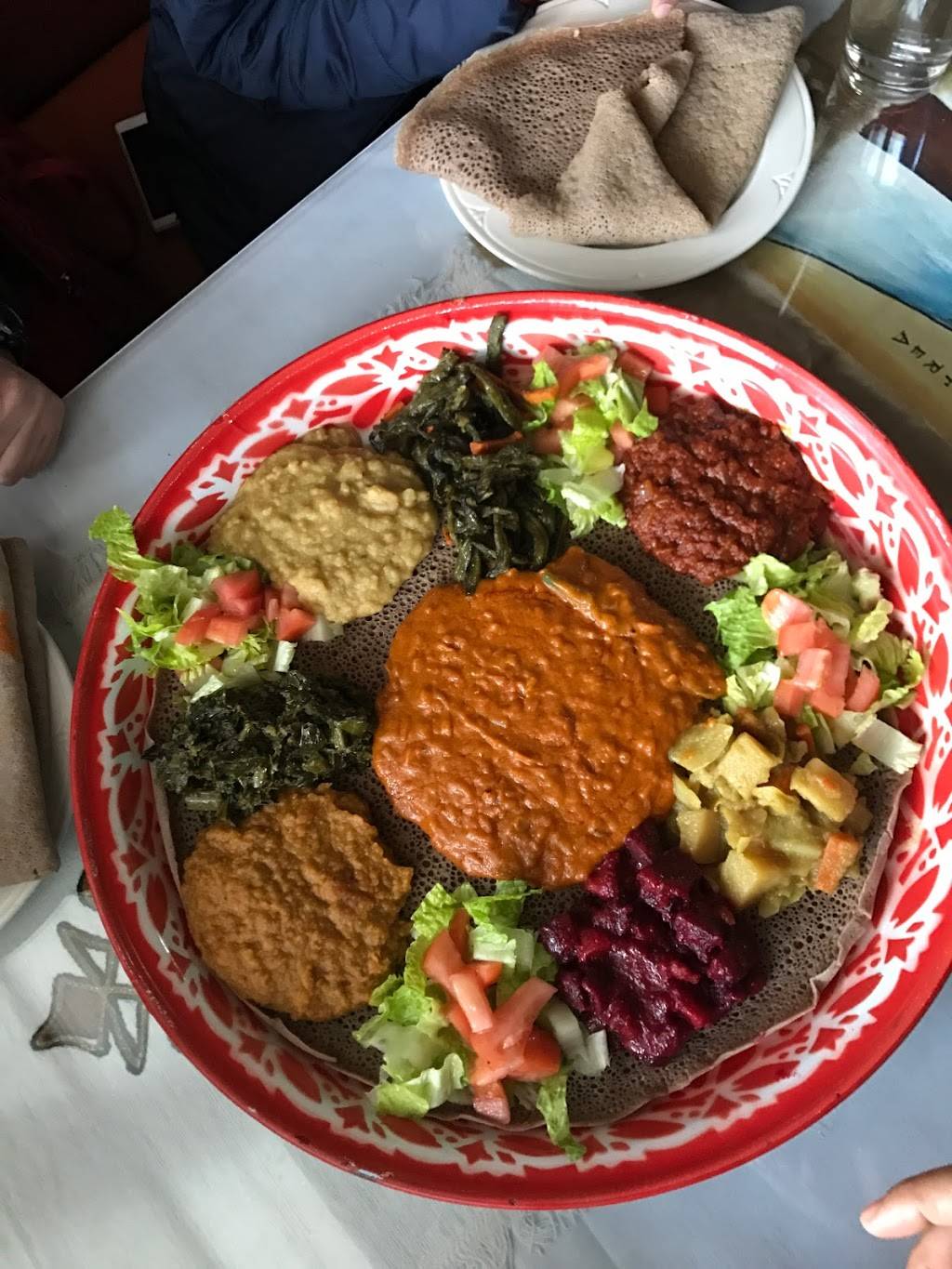 Red Sea Ethiopian and Eritrean Cuisine | restaurant | 4301 Monroe Rd, Charlotte, NC 28205, USA | 7043754999 OR +1 704-375-4999