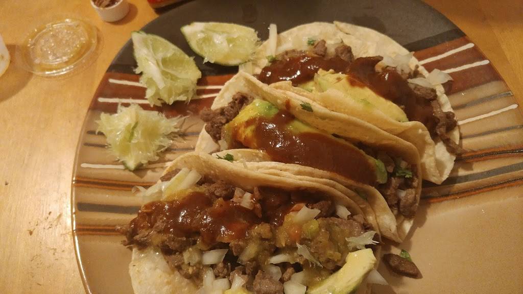 El Salvador Island Deli | restaurant | 58 Albany Ave, Amityville, NY 11701, USA | 6316080612 OR +1 631-608-0612