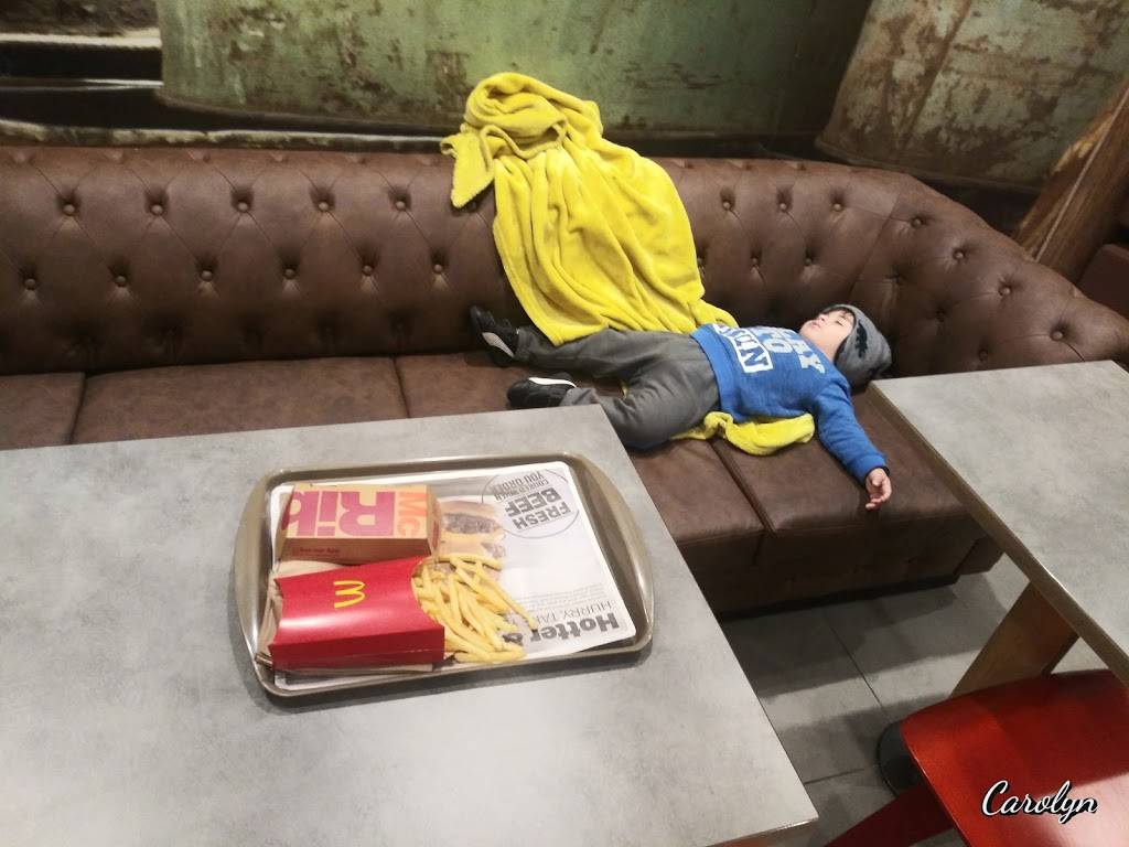 McDonalds | cafe | 27618 The Old Rd, Valencia, CA 91355, USA | 6612531020 OR +1 661-253-1020