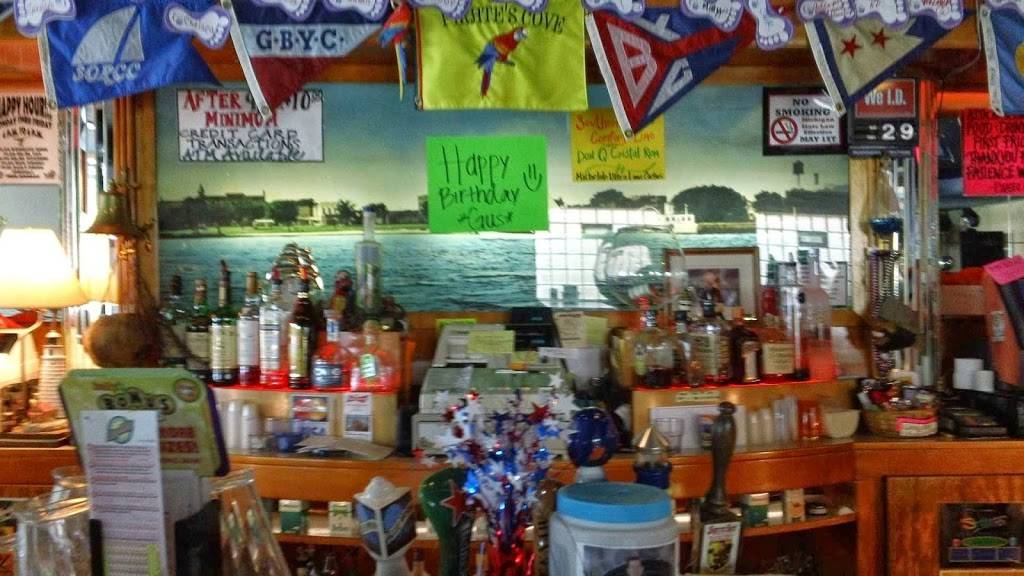 Pirates Cove | restaurant | 727 1st St, Menominee, MI 49858, USA | 9068633005 OR +1 906-863-3005