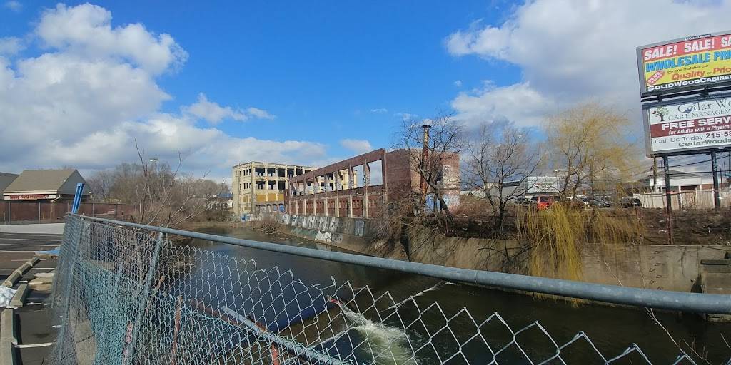 Ritas Italian Ice & Frozen Custard | restaurant | 1923 E Hunting Park Ave, Philadelphia, PA 19124, USA | 2155351344 OR +1 215-535-1344