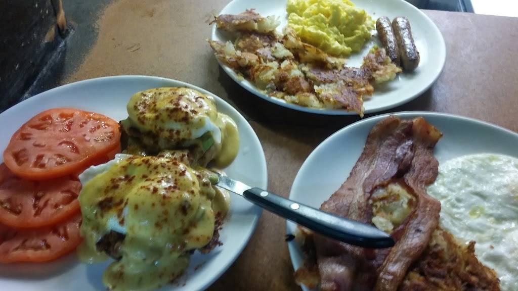 Whistle Stop Restaurant | restaurant | 501 S Eton St, Birmingham, MI 48009, USA | 2485663566 OR +1 248-566-3566