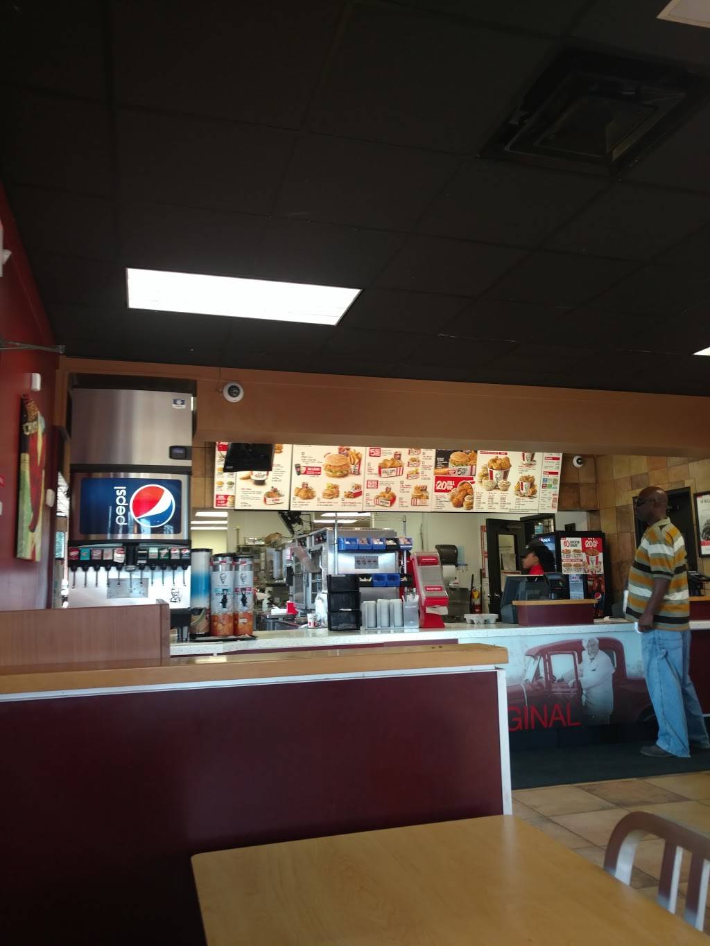 KFC | restaurant | 2337 N Columbia St, Milledgeville, GA 31061, USA | 4784532456 OR +1 478-453-2456