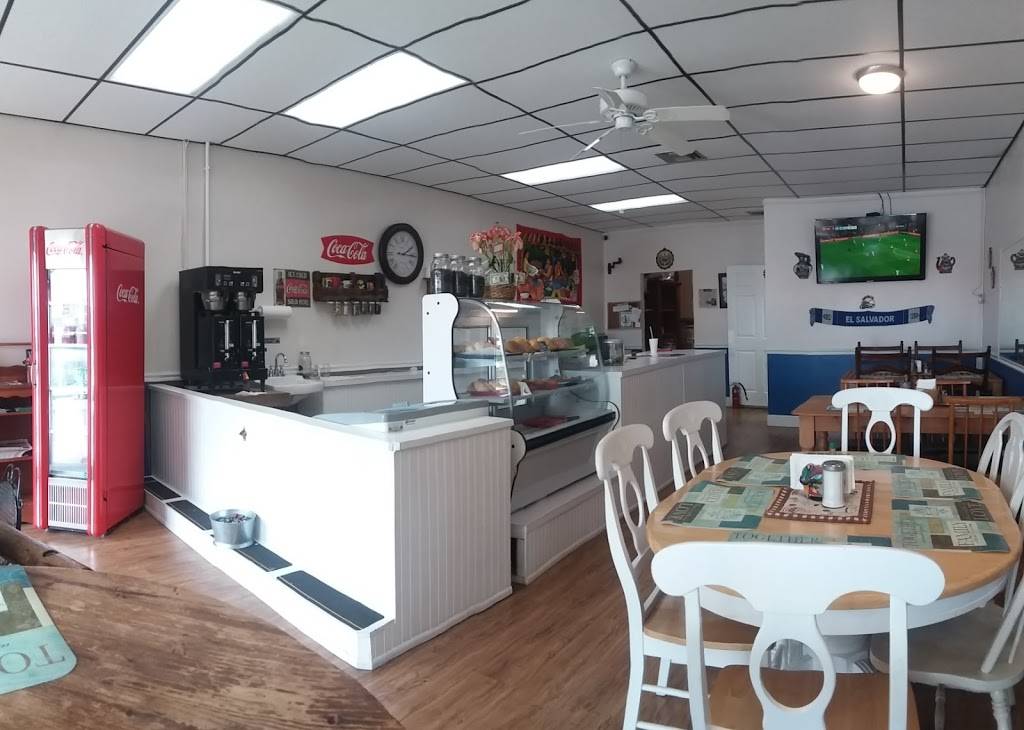 La pupusa queen | restaurant | 210 N Main Ave, Lake Placid, FL 33852, USA | 8636591445 OR +1 863-659-1445