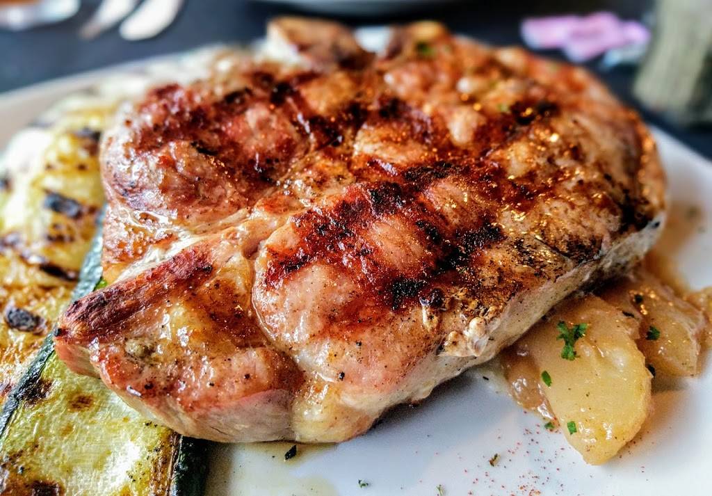 Graffitis Restaurant | restaurant | 101 Court Square, Lincolnton, NC 28092, USA | 7042409218 OR +1 704-240-9218