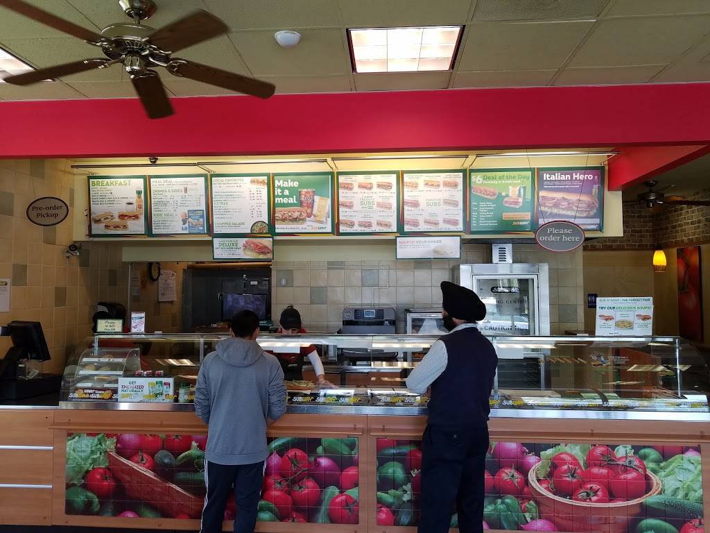 Subway Restaurants | restaurant | 1701 Monument Blvd Suite 7 A Four Corners S/C, Concord, CA 94520, USA | 9256898511 OR +1 925-689-8511