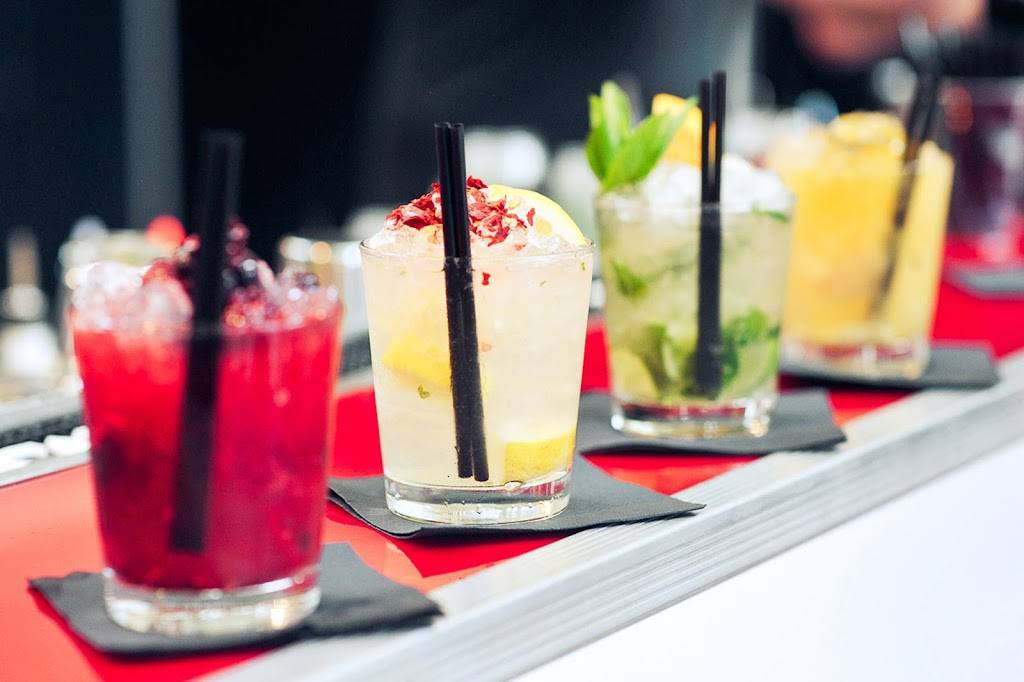 Loch & Quay | restaurant | 390 Queens Quay W, Toronto, ON M5V 3A6, Canada | 4165955444 OR +1 416-595-5444