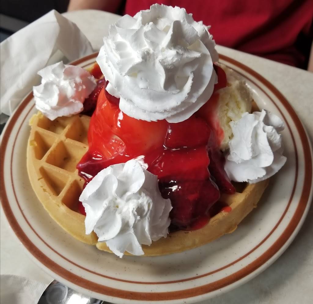 The Snack Shop | restaurant | 949 Brooks St, Beloit, WI 53511, USA | 6083130044 OR +1 608-313-0044