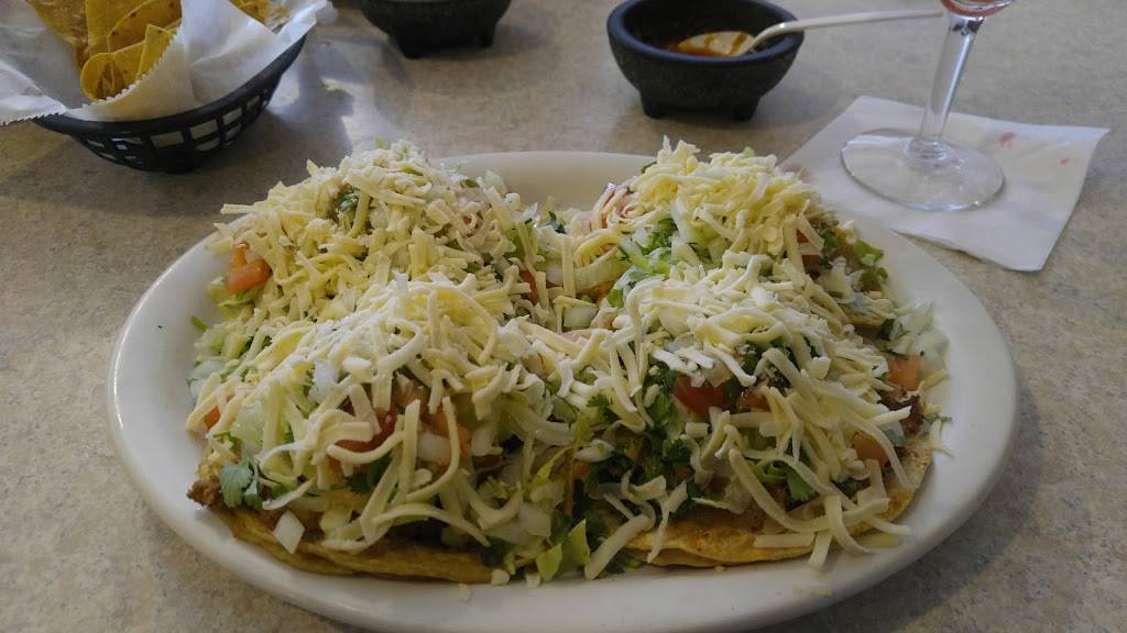 Fiesta Tapatia Restaurant | restaurant | 2752 W Cermak Rd, Chicago, IL 60608, USA | 7735230037 OR +1 773-523-0037