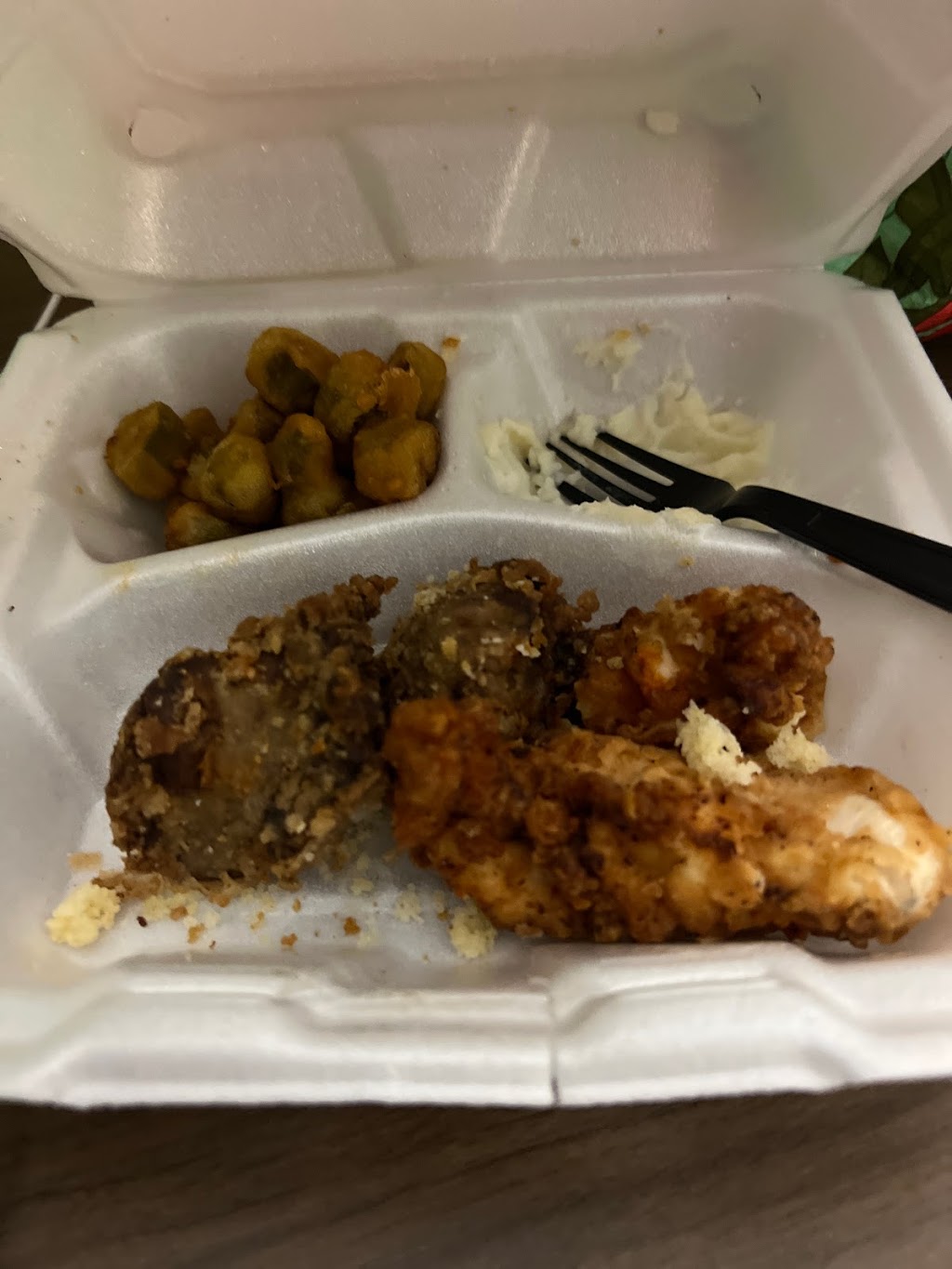 Jurlines Soul Food Cafe | restaurant | 2117 26th Ave, Tuscaloosa, AL 35401, USA | 2052487640 OR +1 205-248-7640