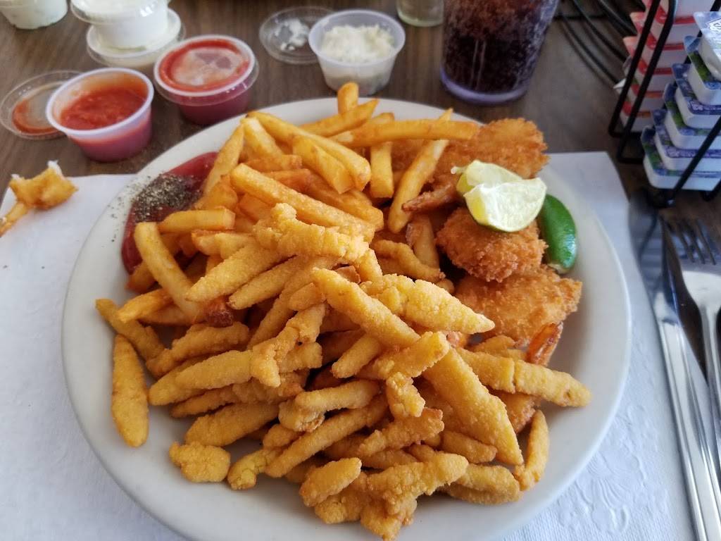 THE HIDEOUT | restaurant | 47 Shoreland Dr, Key Largo, FL 33037, USA | 3054510128 OR +1 305-451-0128