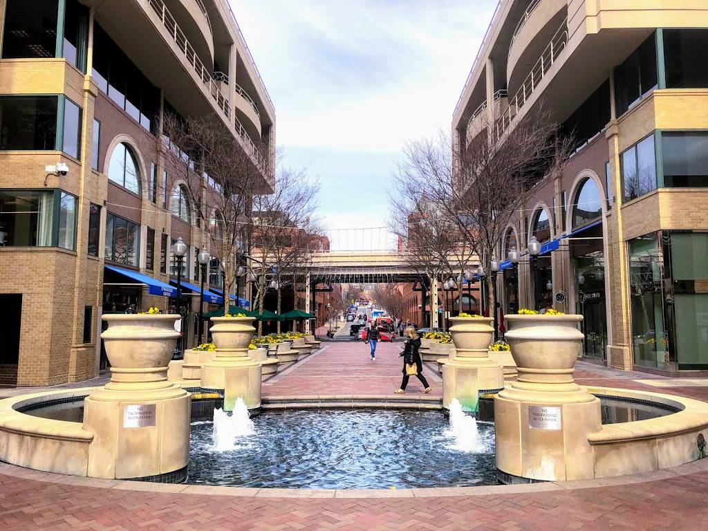 Starbucks | cafe | 3050 K St NW, Washington, DC 20007, USA | 2022986180 OR +1 202-298-6180