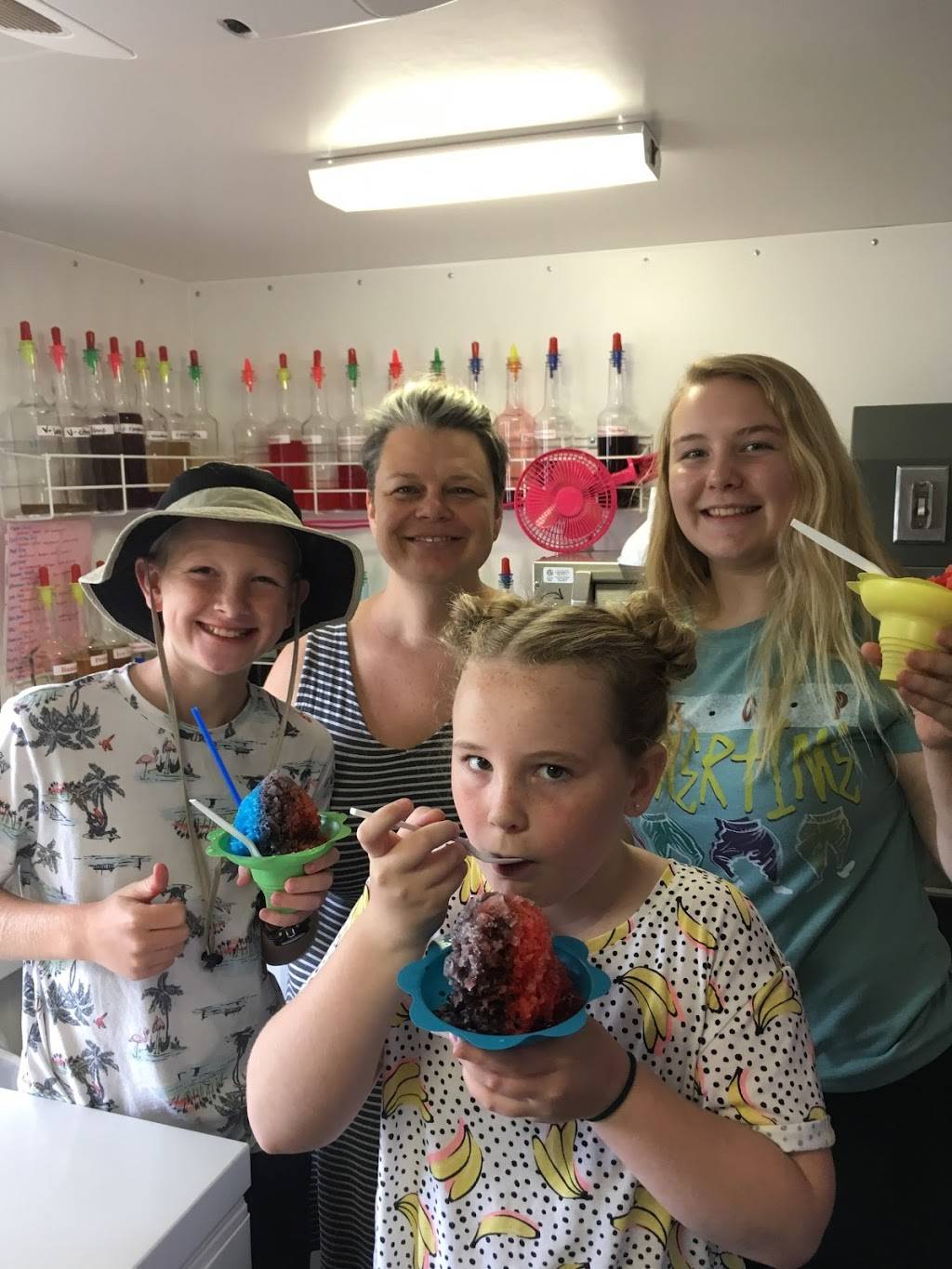 Snobowla | restaurant | 5801 Burnet Rd, Austin, TX 78756, USA | 8012300306 OR +1 801-230-0306