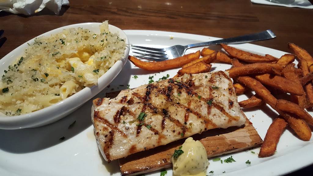 TGI Fridays | restaurant | 1279 Hooper Ave, Toms River, NJ 08753, USA | 7329141113 OR +1 732-914-1113