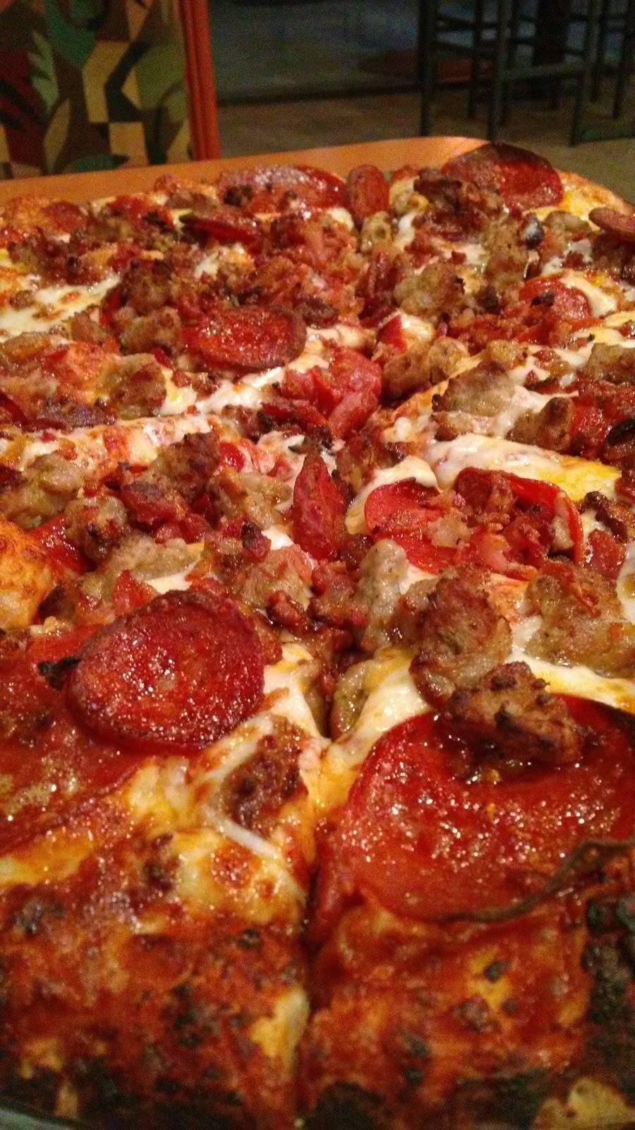 Round Table Pizza | meal delivery | 24703 Amador St, Hayward, CA 94544, USA | 5107835300 OR +1 510-783-5300