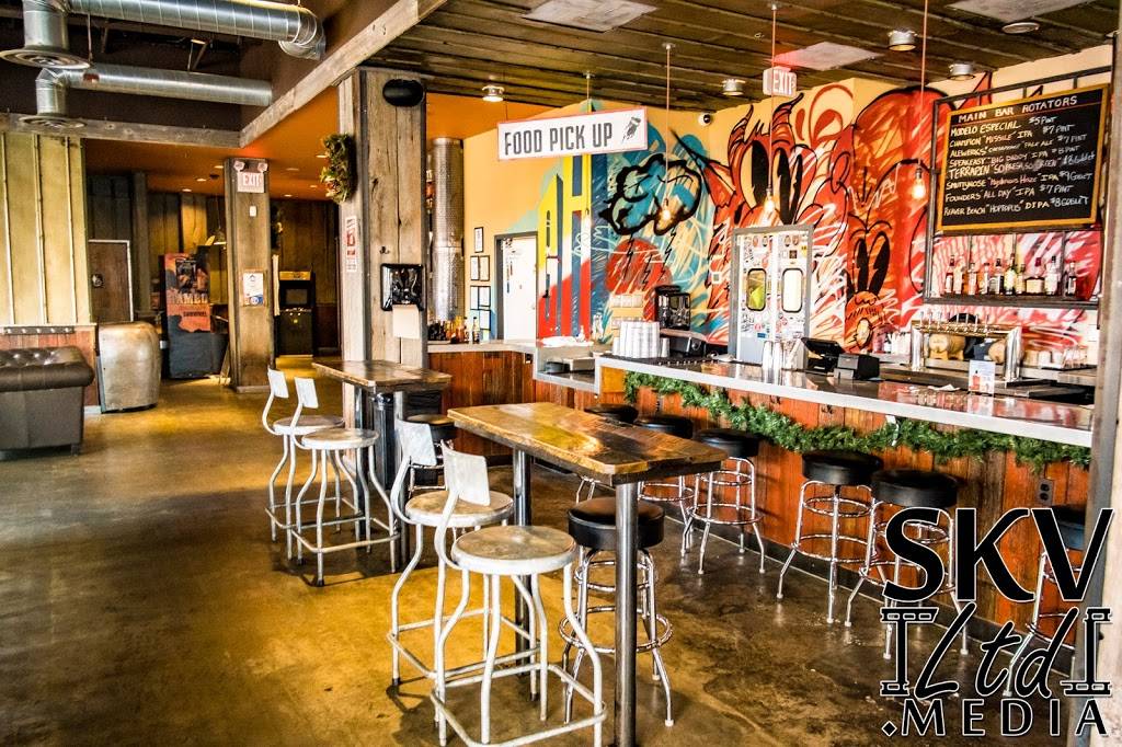 Highline RxR | restaurant | 2010 Crystal Dr, Arlington, VA 22202, USA | 7034132337 OR +1 703-413-2337