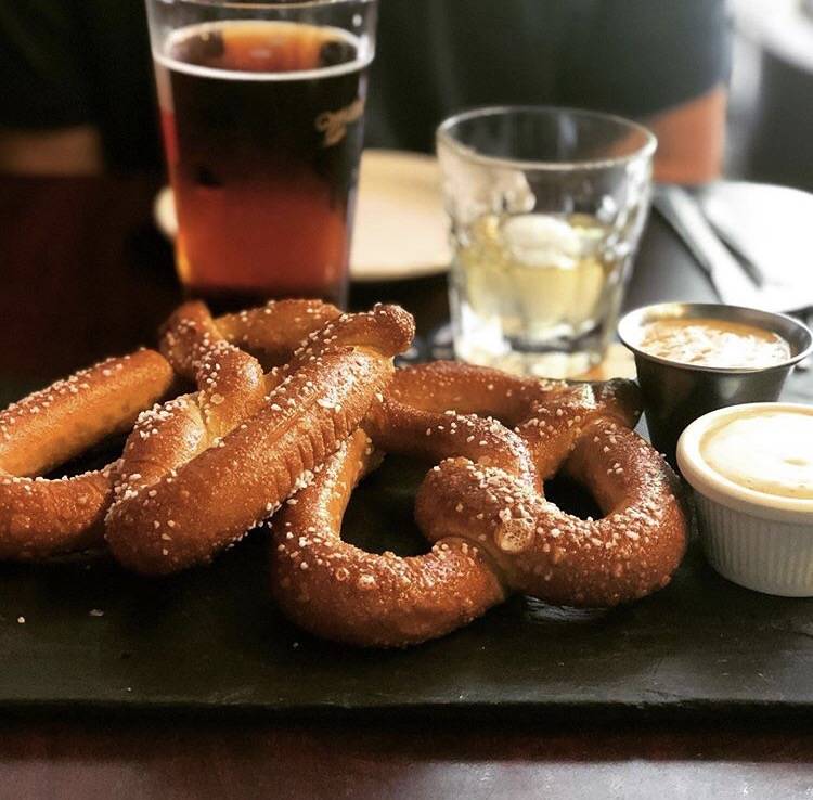 Cannons Corner Irish Pub | restaurant | 1314 W Davis St, Dallas, TX 75208, USA | 2146132777 OR +1 214-613-2777