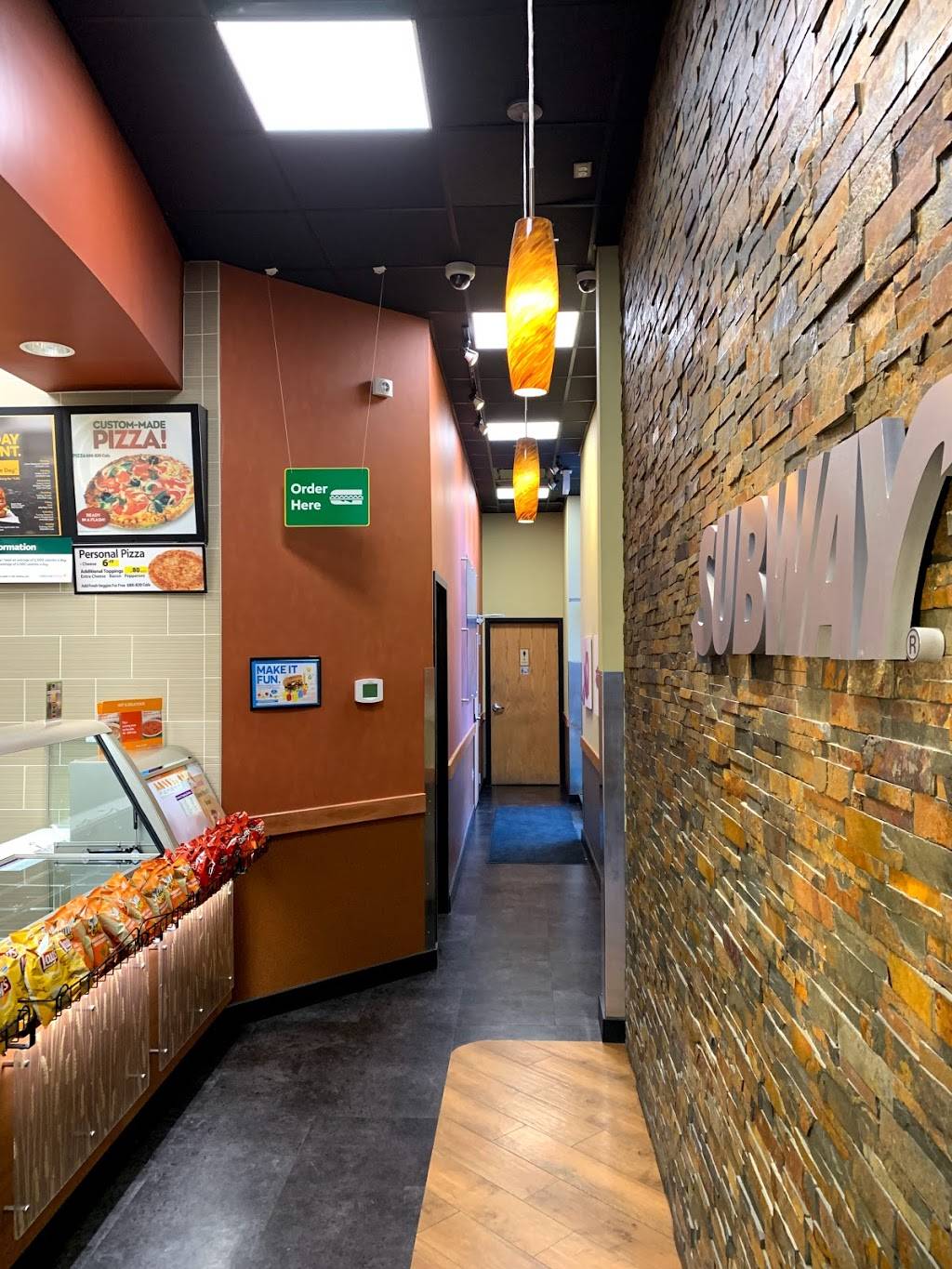 Subway | restaurant | 1654 London Line, Sarnia, ON N7T 7H2, Canada | 5194911245 OR +1 519-491-1245