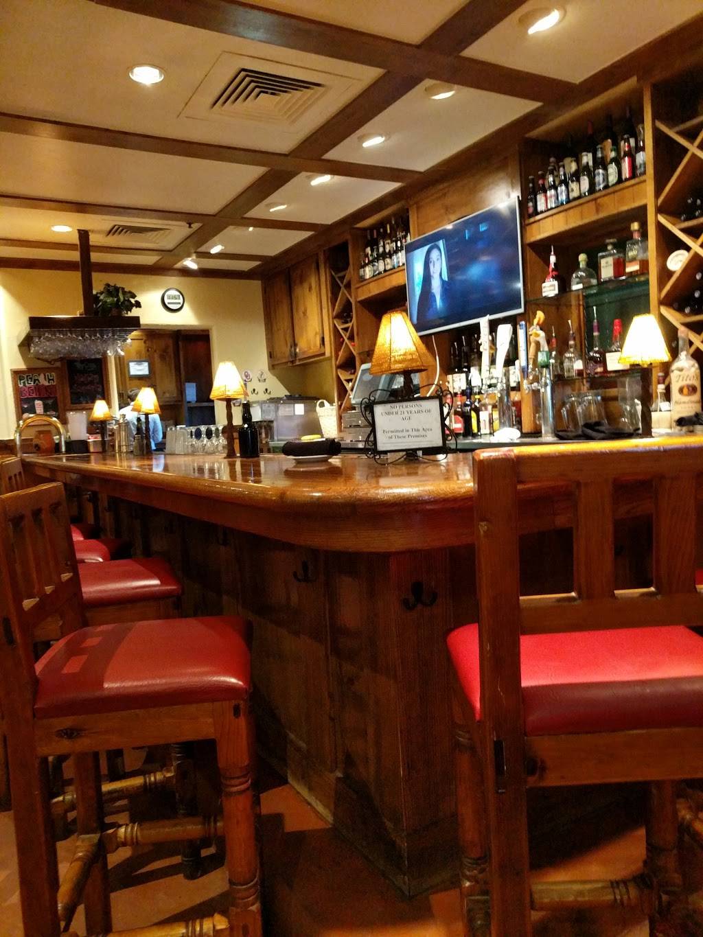 Johnny Carinos Italian | restaurant | 7900 S Walker Ave, Oklahoma City, OK 73139, USA | 4056324605 OR +1 405-632-4605