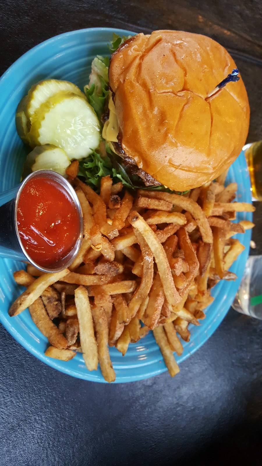 Flatiron Bar & Diner | restaurant | 129 E Nationwide Blvd, Columbus, OH 43215, USA | 6144610033 OR +1 614-461-0033