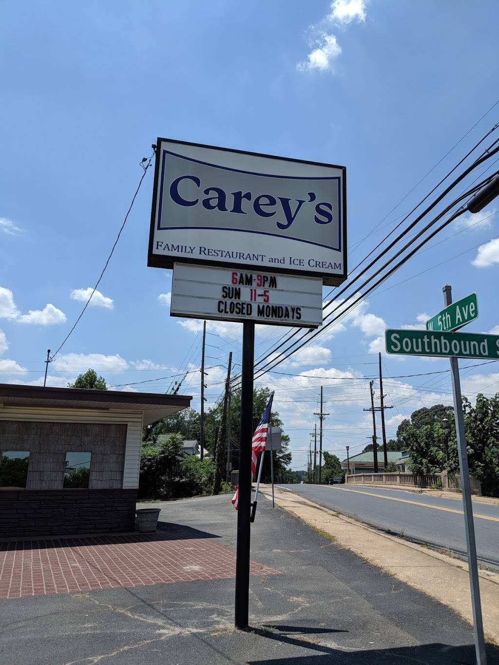 Careys Family Restaurant and Ice Cream | restaurant | 601 W 5th Ave, Lexington, NC 27292, USA | 3362429301 OR +1 336-242-9301