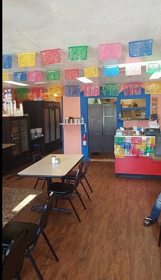 Moninas Mexican Restaurant | restaurant | 3950 S Zarzamora St, San Antonio, TX 78225, USA | 2104753830 OR +1 210-475-3830
