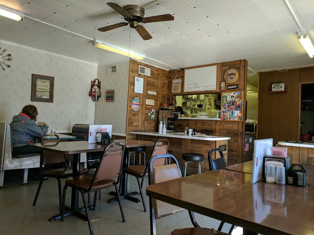 Dougs Dinner Bucket | restaurant | 2008, 5730 Akron Cleveland Rd, Hudson, OH 44236, USA | 3306538184 OR +1 330-653-8184