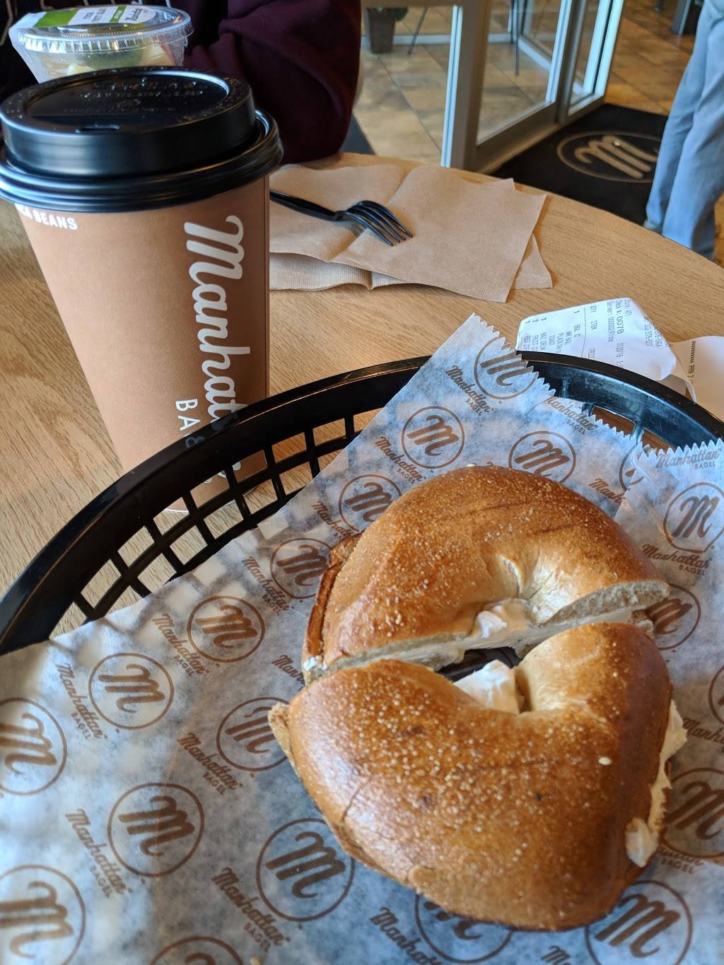 Manhattan Bagel | cafe | 400 W Main St, Middletown, DE 19709, USA | 3023788404 OR +1 302-378-8404