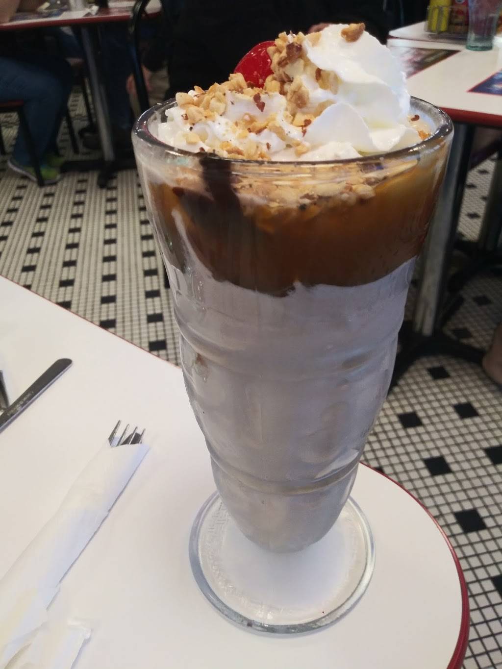 Steak n Shake | restaurant | 4211 Conestoga Dr, Springfield, IL 62707, USA | 2176989439 OR +1 217-698-9439