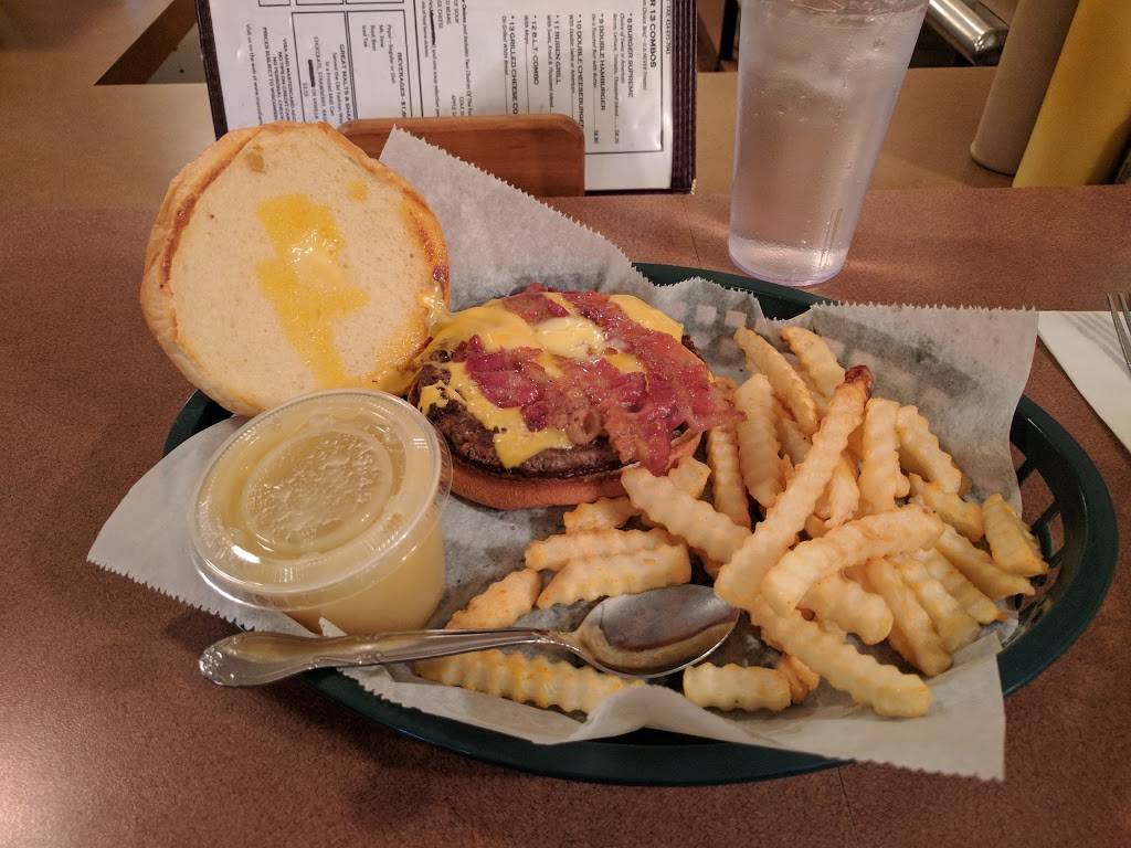 Mazos Hamburgers | restaurant | 3146 S 27th St, Milwaukee, WI 53215, USA | 4146712118 OR +1 414-671-2118