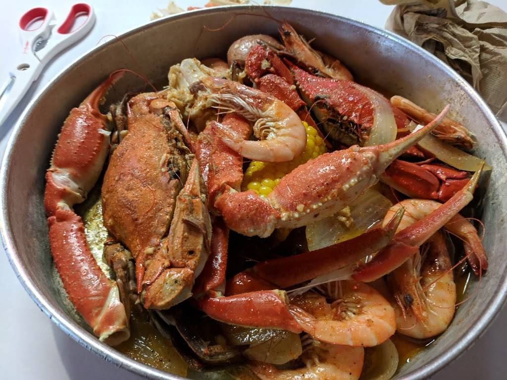 Crawfish Shack & Oyster Bar | restaurant | 2013 Wells Branch Pkwy #106, Austin, TX 78728, USA | 5122527556 OR +1 512-252-7556