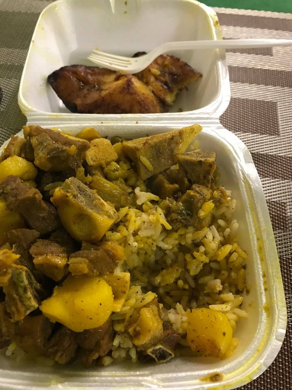 One Stop Jerk Center Jamaican | restaurant | 2108 N Howard Ave, Tampa, FL 33607, USA | 8132589099 OR +1 813-258-9099