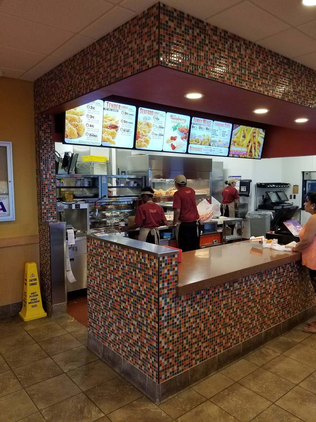 Popeyes Louisiana Kitchen | restaurant | 1860 N Perris Blvd, Perris, CA 92571, USA | 9514900475 OR +1 951-490-0475