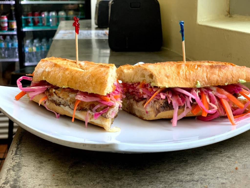 Oasis Sandwich Shop | cafe | 19 Harbor Dr, Key Biscayne, FL 33149, USA | 3053619009 OR +1 305-361-9009