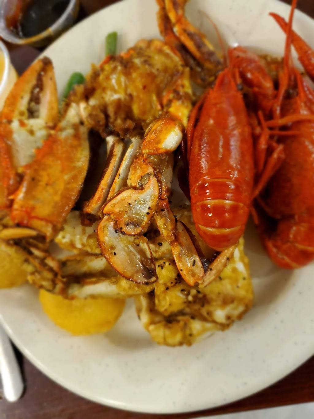 King buffet | restaurant | 227 Eisenhower Dr, Biloxi, MS 39531, USA | 2283880025 OR +1 228-388-0025