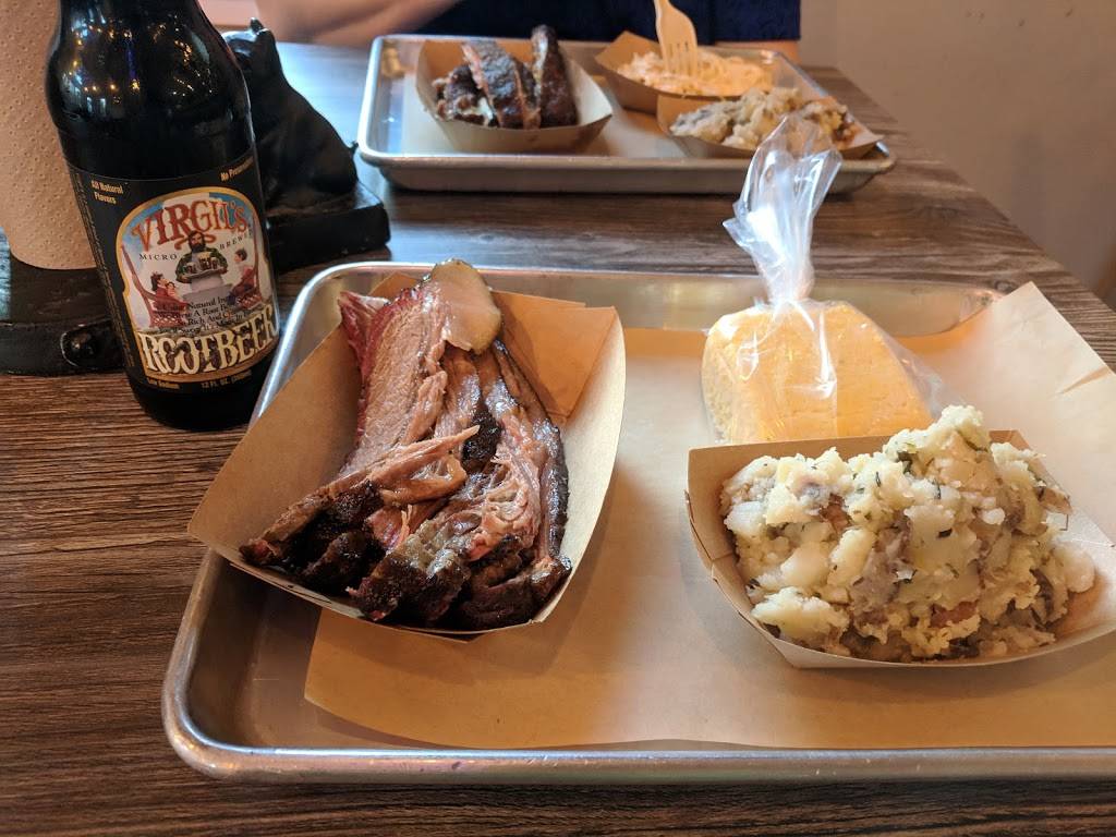 Maple Tree BBQ | restaurant | 820 W Main St, Riverhead, NY 11901, USA | 6317272819 OR +1 631-727-2819