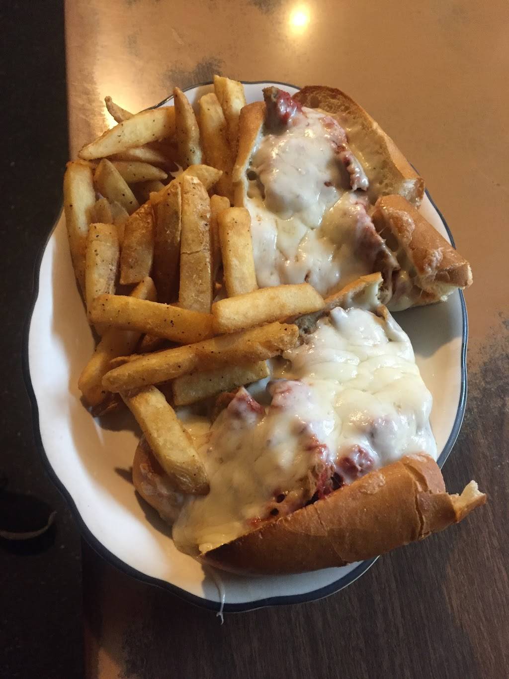 Di Ciccos Italian Restaurants | restaurant | 1914 W Clinton Ave, Fresno, CA 93705, USA | 5592669893 OR +1 559-266-9893