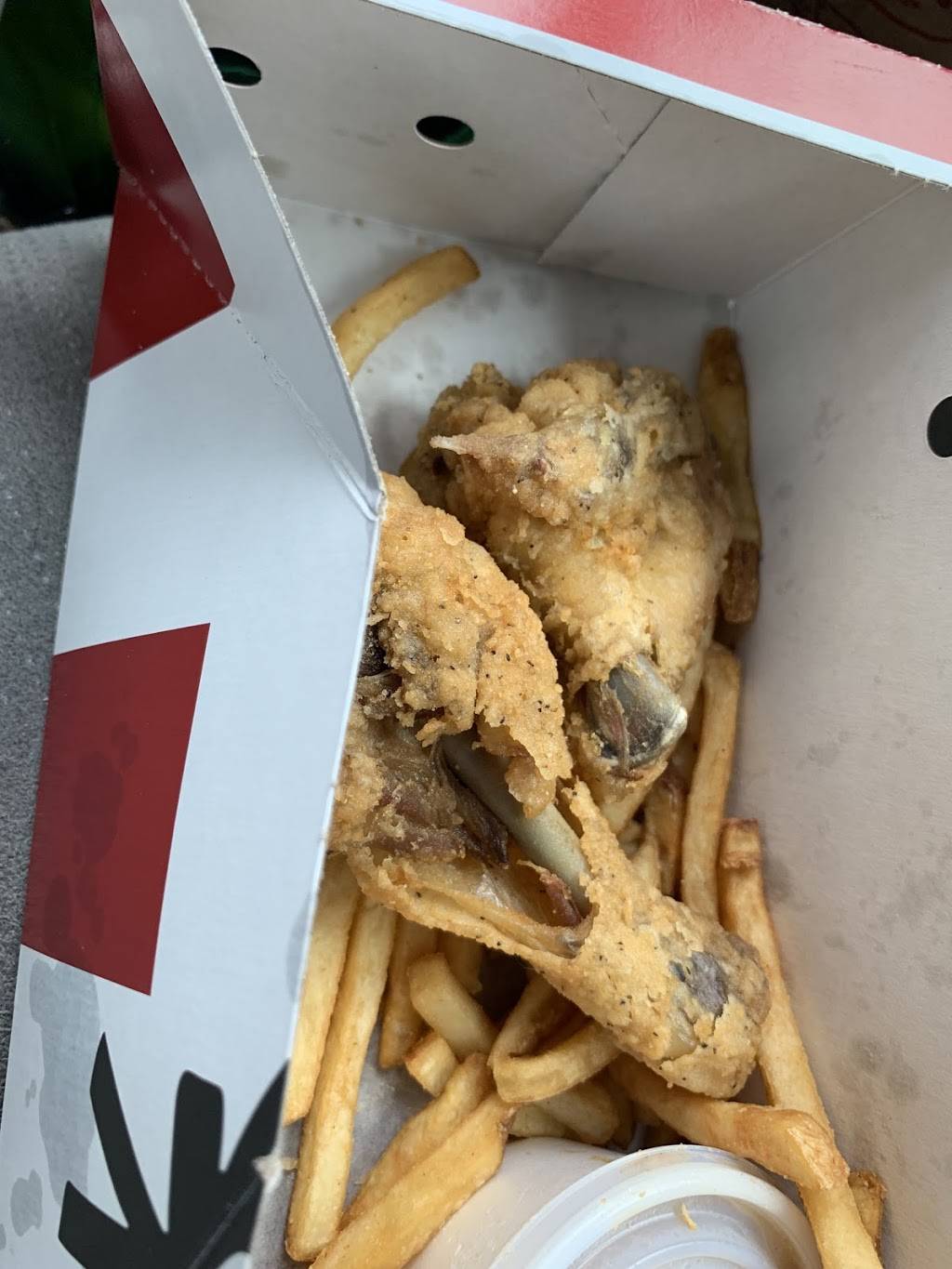 PFK | meal takeaway | 420 Autoroute Chomedey, Laval, QC H7X 3S9, Canada | 4509694404 OR +1 450-969-4404