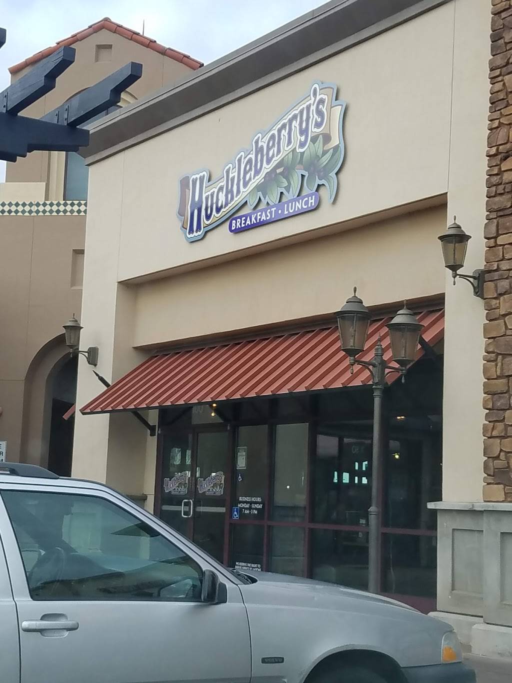 Huckleberrys Breakfast & Lunch | restaurant | 2580 Arena Blvd b100, Sacramento, CA 95834, USA | 9165502637 OR +1 916-550-2637