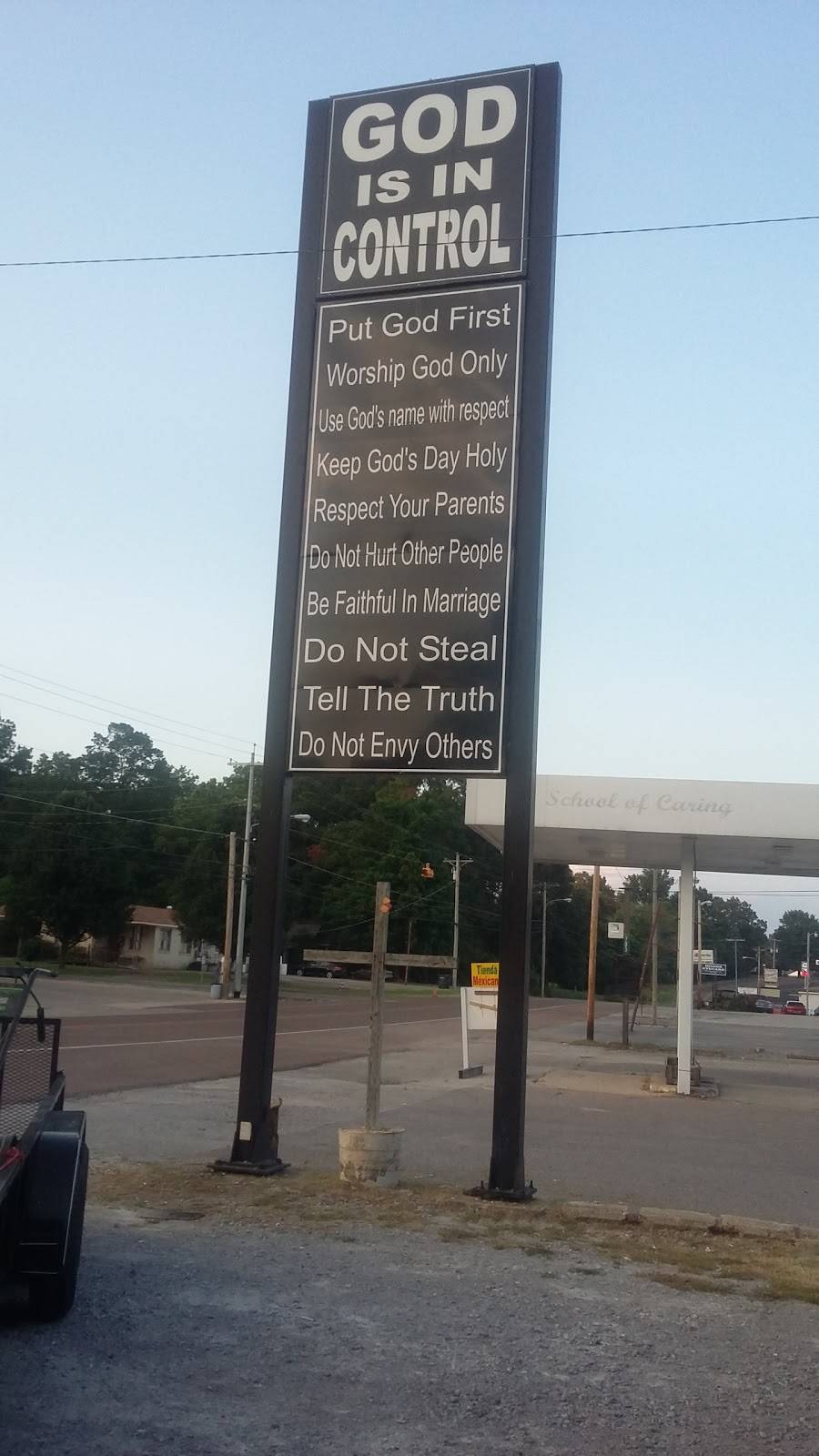 Bad Bobs | restaurant | 705 W Main St, Newbern, TN 38059, USA | 7316272328 OR +1 731-627-2328