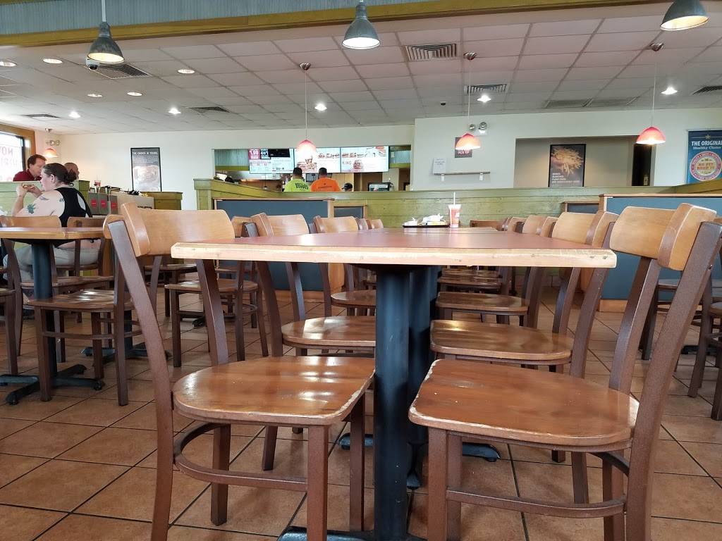 Lions Choice | restaurant | 10765 Sunset Hills Plaza, St. Louis, MO 63127, USA | 3149849233 OR +1 314-984-9233