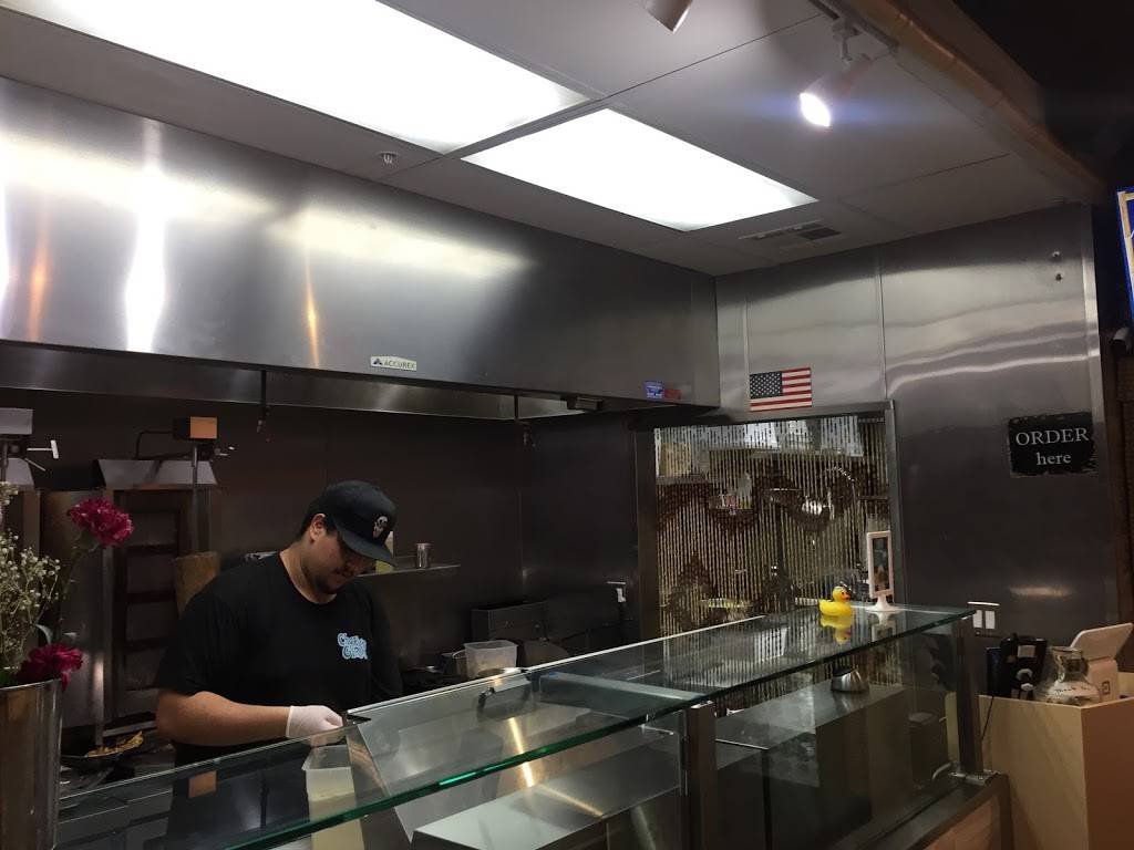 Charlies Gyros | restaurant | 200 Main St #103B, Huntington Beach, CA 92648, USA | 7144652063 OR +1 714-465-2063