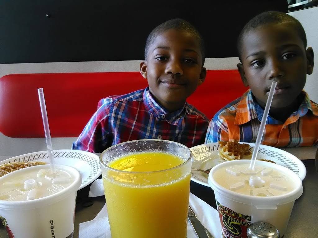 Waffle House | meal takeaway | 675 Wilson St, Wetumpka, AL 36092, USA | 3345674858 OR +1 334-567-4858