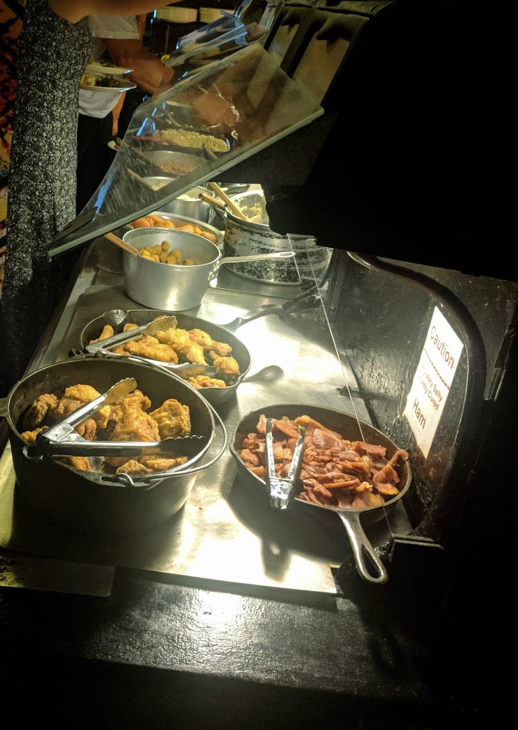 Farm House Restaurant | restaurant | 500 N Kings Hwy, Myrtle Beach, SC 29577, USA | 8434482743 OR +1 843-448-2743