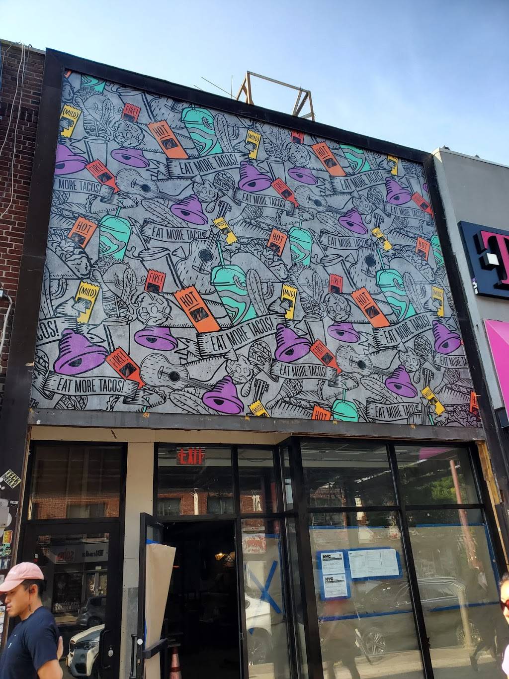 Taco Bell | meal takeaway | 22-24 31st St, Astoria, NY 11105, USA | 9294870952 OR +1 929-487-0952