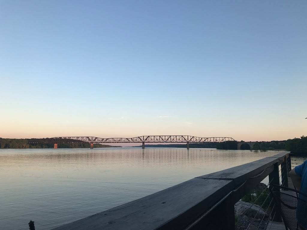 The Riverhouse | restaurant | 11500 State Hwy N, Scott City, MO 63780, USA | 5732640055 OR +1 573-264-0055