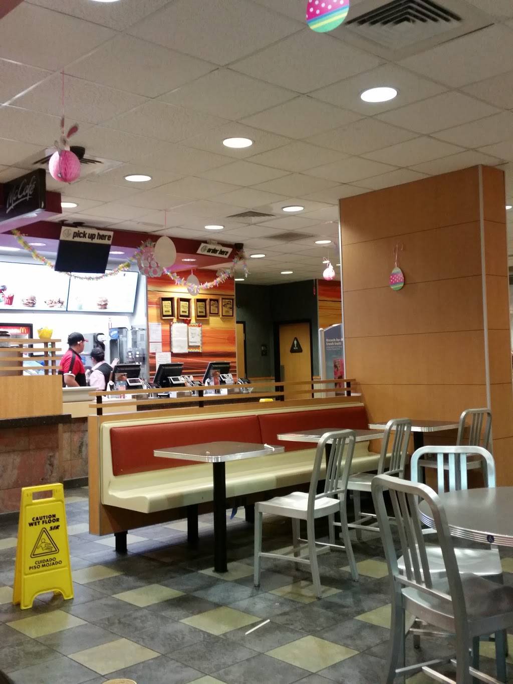 McDonalds | cafe | 12085 Veterans Memorial Dr, Houston, TX 77067, USA | 2818935500 OR +1 281-893-5500