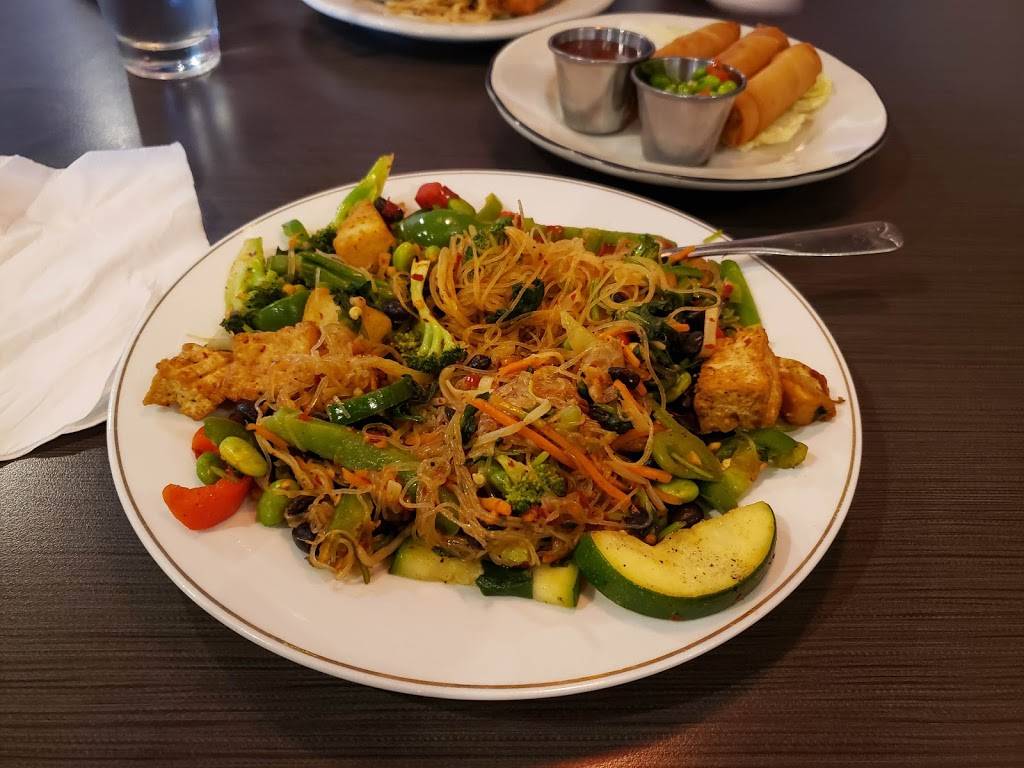 Genghis Khan Mongolian Grill | restaurant | 3906 Bell St, Kansas City, MO 64111, USA | 8167533600 OR +1 816-753-3600