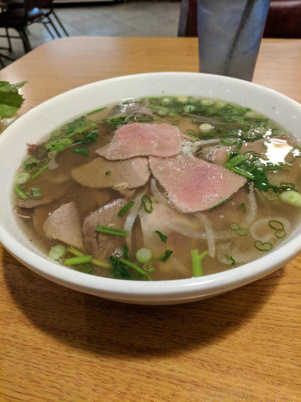 Pho Hoang Restaurant | restaurant | 13830 Lee Hwy #9, Centreville, VA 20120, USA | 7038303301 OR +1 703-830-3301