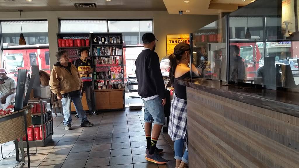 Starbucks | cafe | 941 N La Brea Ave, Inglewood, CA 90302, USA | 3104122370 OR +1 310-412-2370